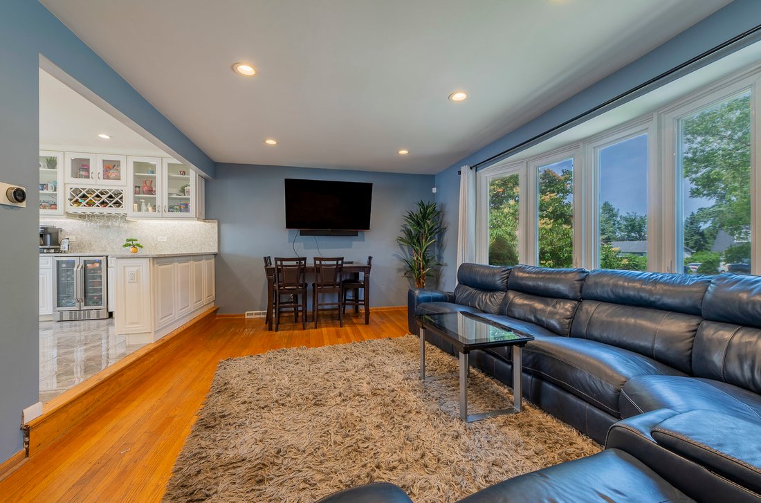 House in Hickory Hills, Illinois, United States 5 - 18350073