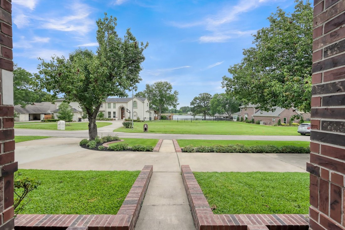 House in Willis, Texas, United States 5 - 17988987