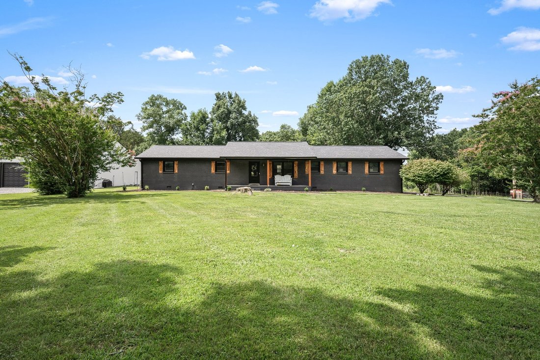 House in Shelbyville, Tennessee, United States 5 - 18350012