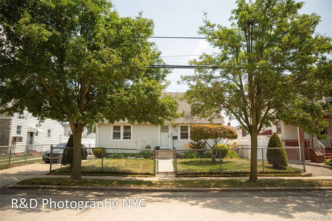 House in Freeport, New York, United States 1 - 18349951