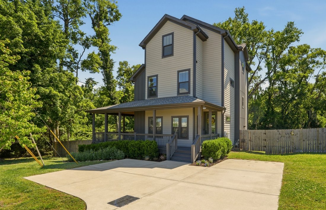 Co Op in Nashville, Tennessee, United States 1 - 18349931