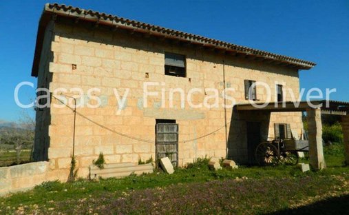 Landhaus in Llubí, Balearische Inseln, Spanien 1