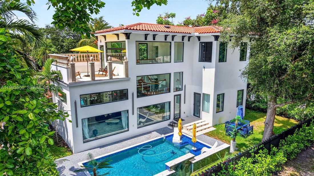 House in Miami, Florida, United States 1 - 17506121