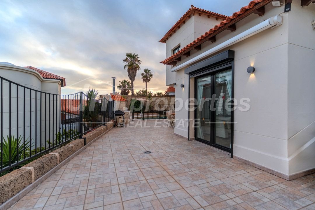 Villa in Arona, Canary Islands, Spain 4 - 18350373