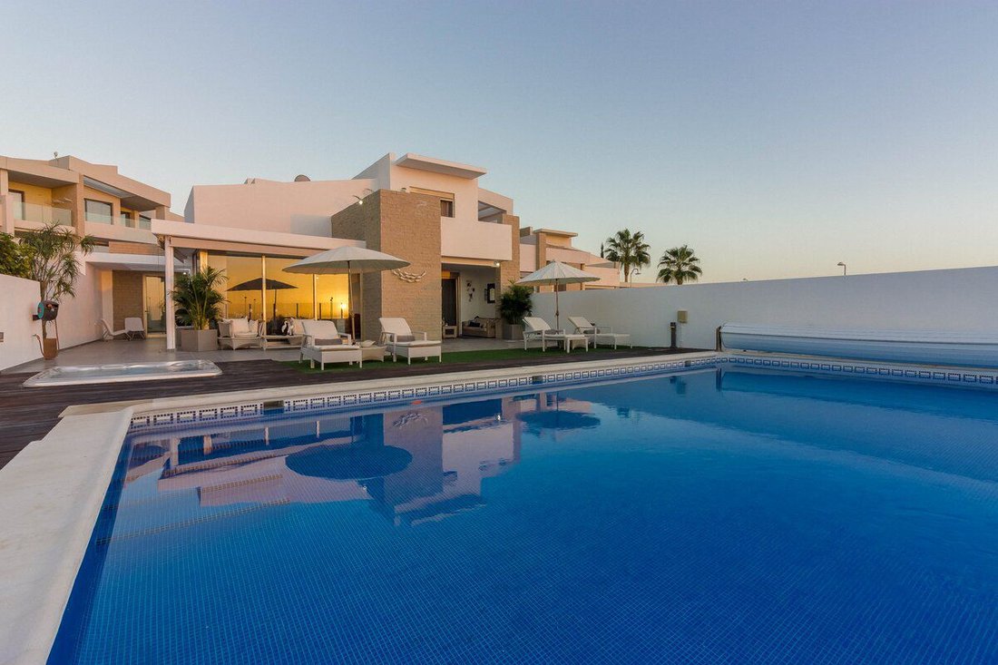 Villa in La Caleta, Adeje, Canary Islands 2 - 18350389