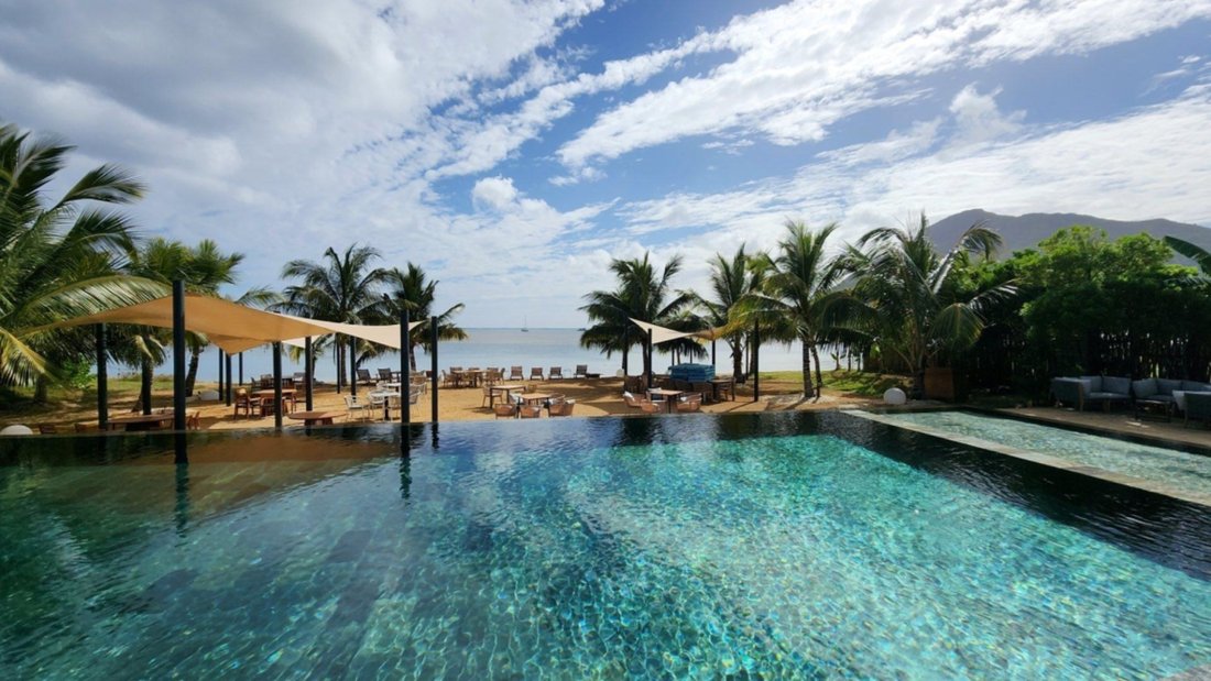 Apartment in Grande Riviere Noire, Rivière Noire District, Mauritius 1 - 18350290