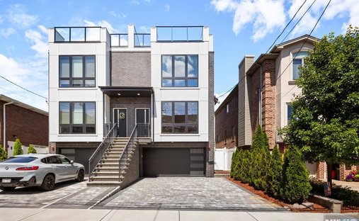 House in Cliffside Park, New Jersey, United States 1