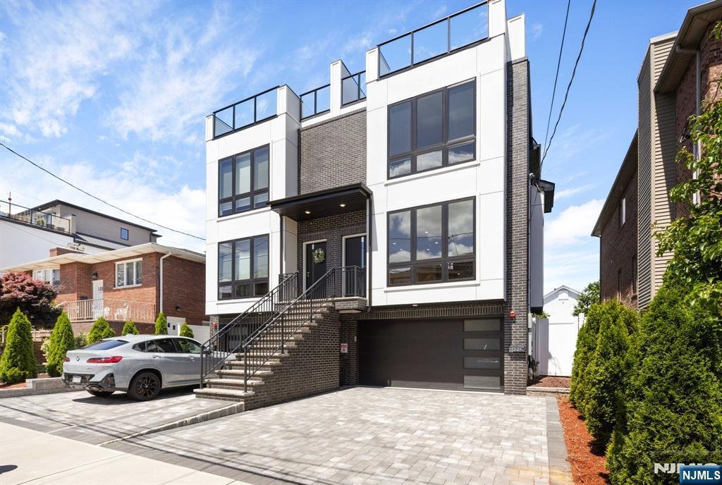 House in Cliffside Park, New Jersey, United States 2 - 18350343