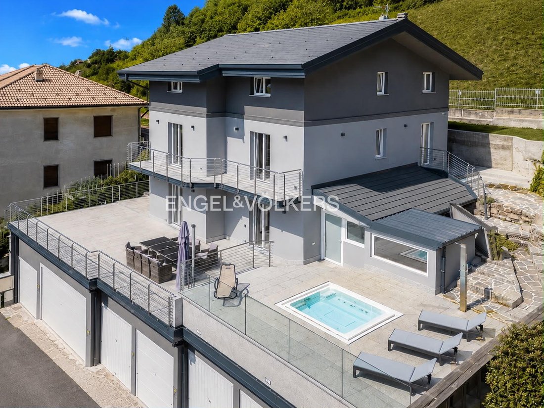 Villa in Casargo, Lombardy, Italy 1 - 18350405