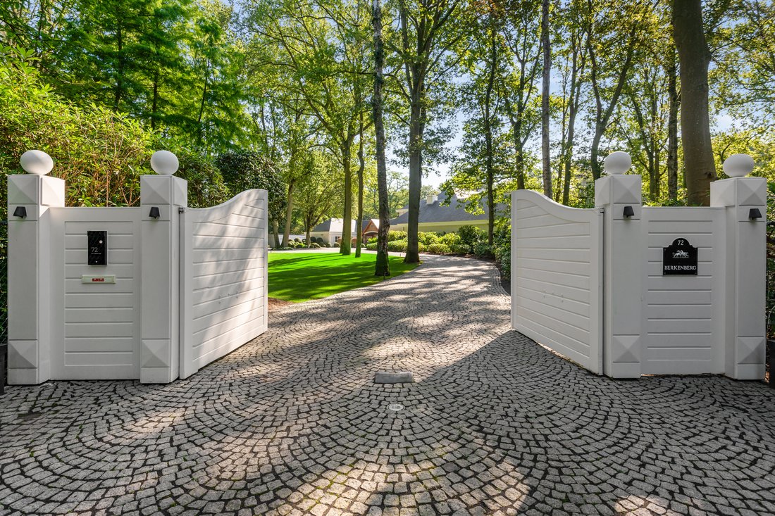 Estate in Schilde, Belgium 2 - 18350441