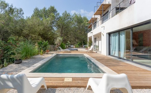 Villa in La Plaine, Beaucaire, France 1