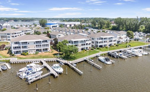Condo in Fruitport Charter Township, Michigan, United States 1