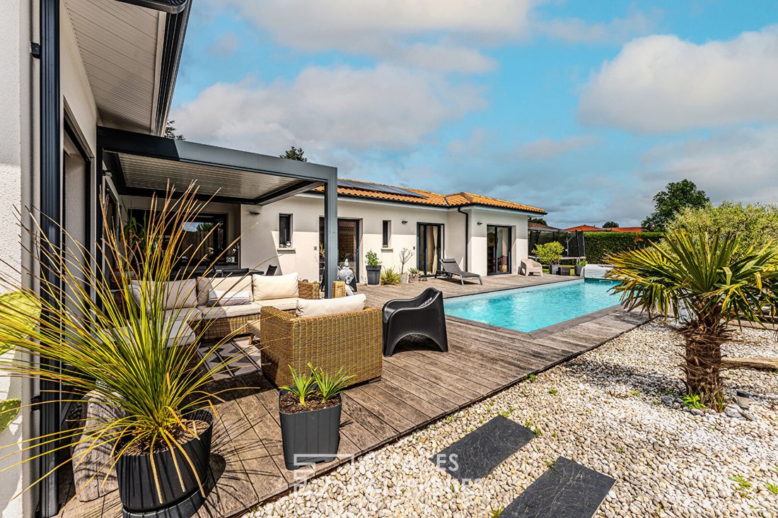 Villa in Biscarrosse, Nouvelle-Aquitaine, France 2 - 18350669