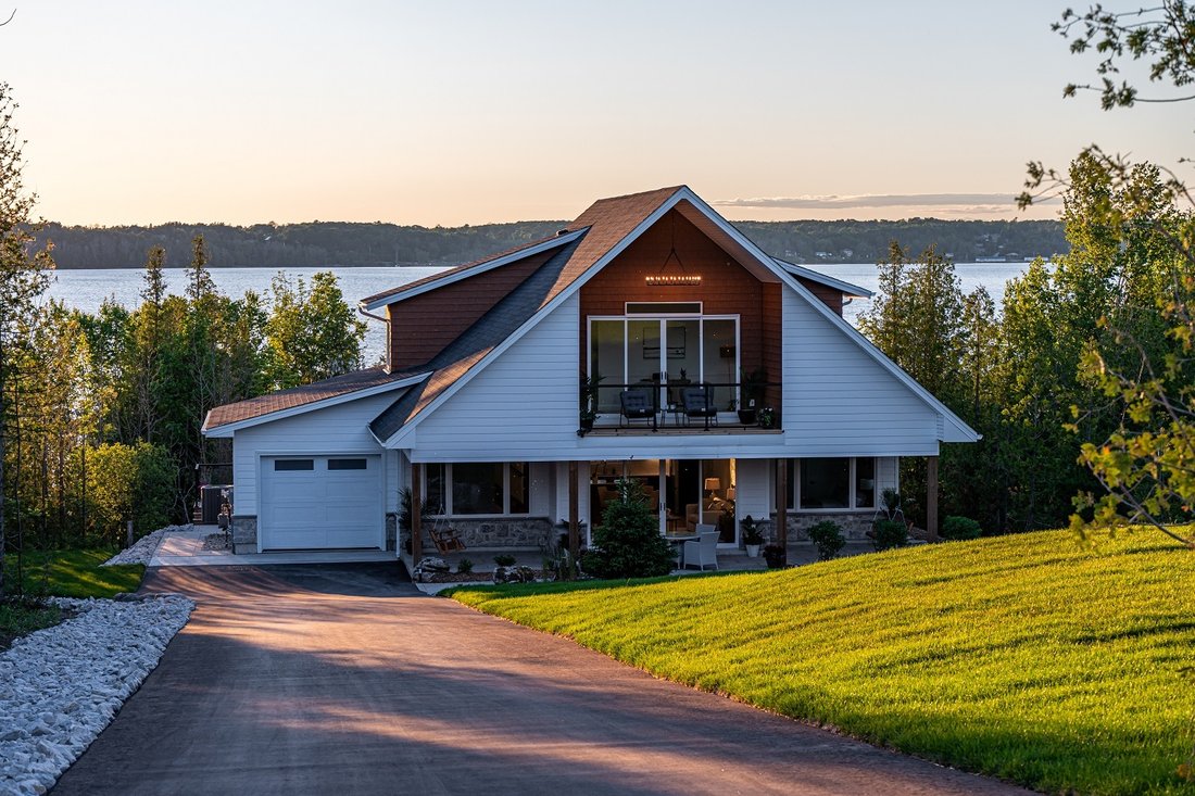 House in Wiarton, Ontario, Canada 2 - 18350506