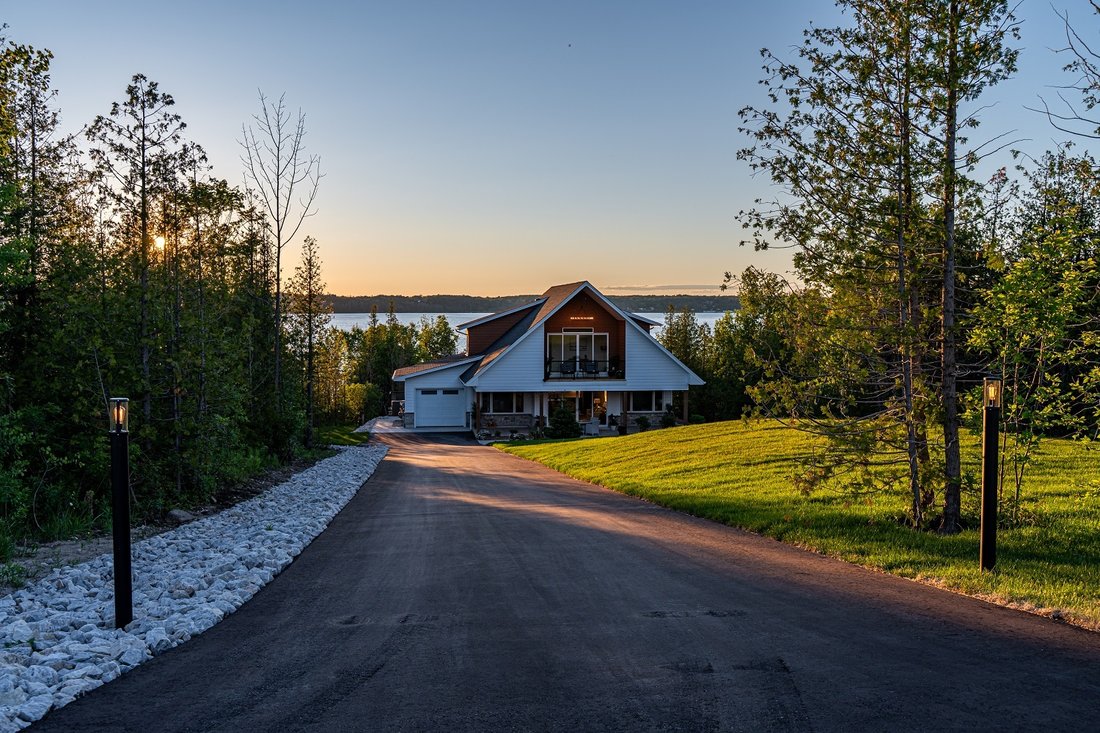House in Wiarton, Ontario, Canada 3 - 18350506