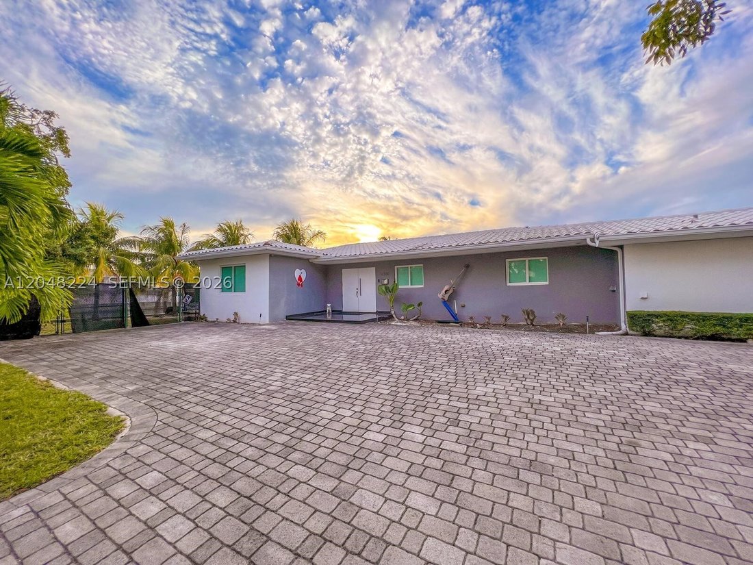 House in North Miami Beach, Florida, United States 1 - 18354331