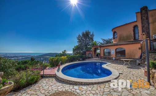 Chalet in Calonge i Sant Antoni, Catalonia, Spain 1