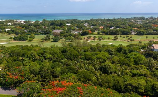 Land in Nassau, New Providence, The Bahamas 1