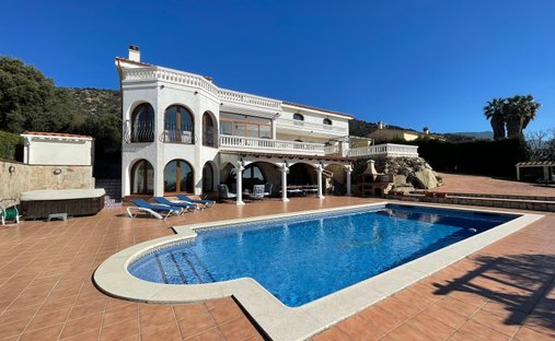 House in Pau, Catalonia, Spain 1