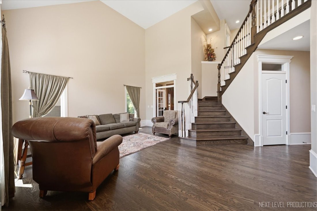 House in South Elgin, Illinois, United States 3 - 18354698