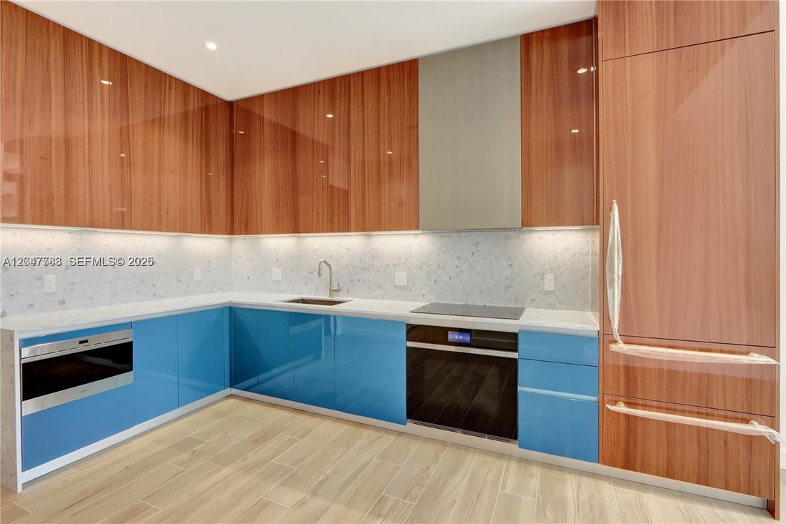 Condo in Miami, Florida, United States 4 - 18355564
