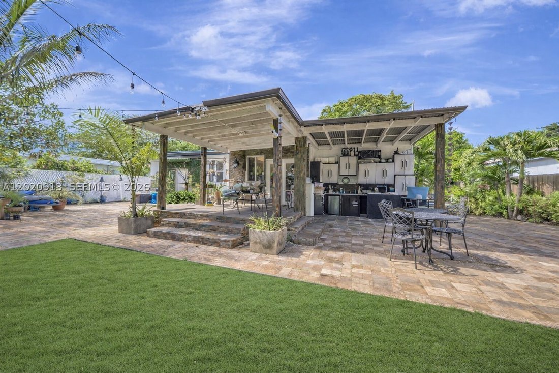 House in Miami, Florida, United States 1 - 17994385