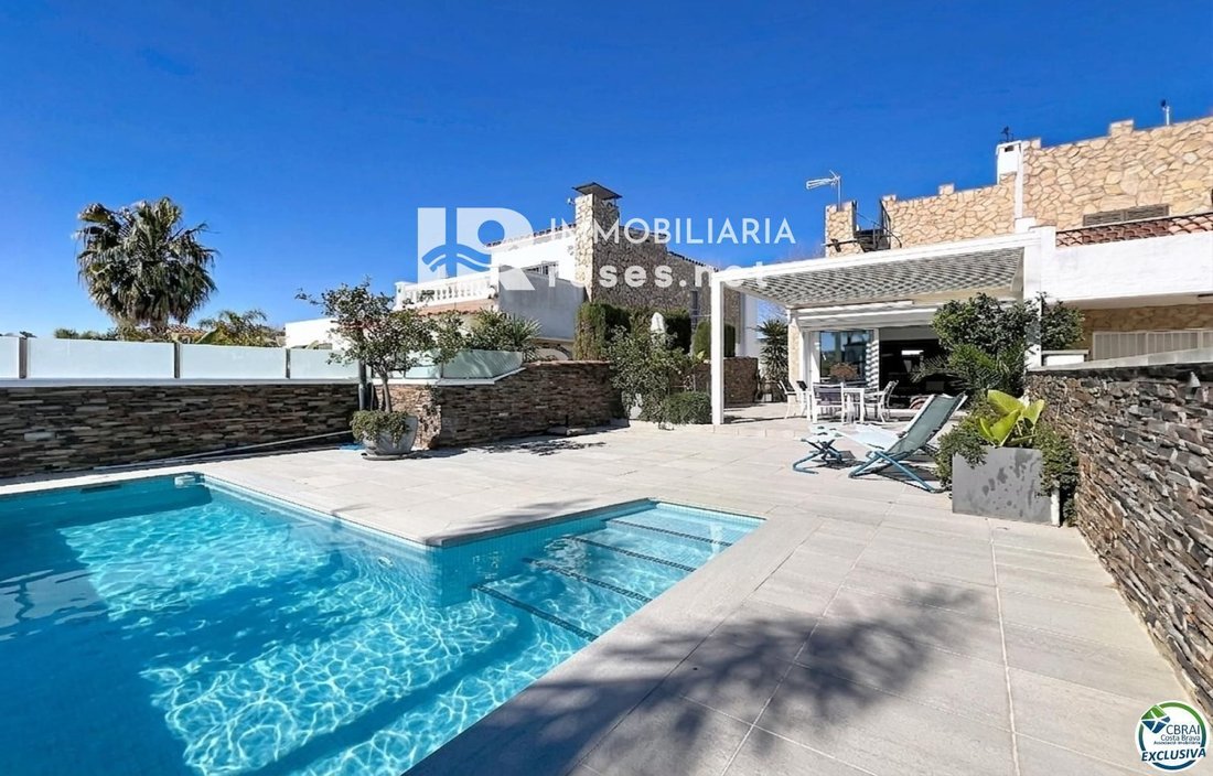 Townhouse in Empuriabrava, Catalonia, Spain 1 - 18351116