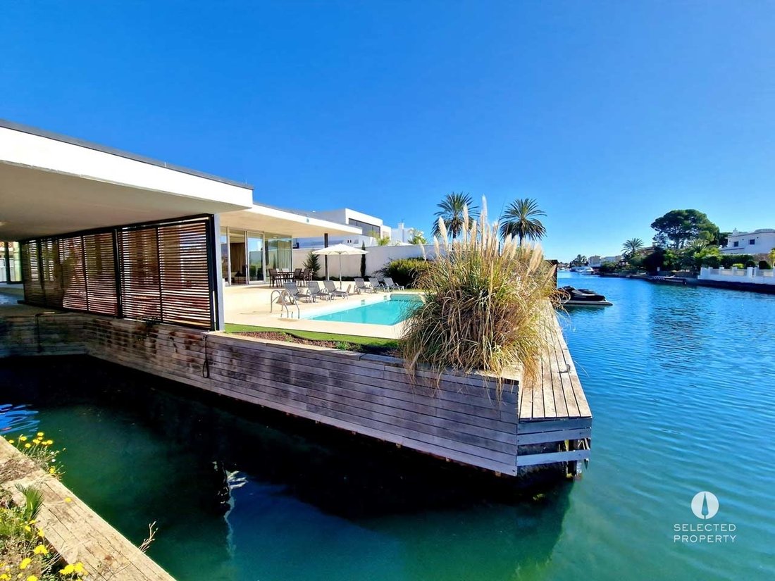 Villa in Empuriabrava, Catalonia, Spain 1 - 18351539