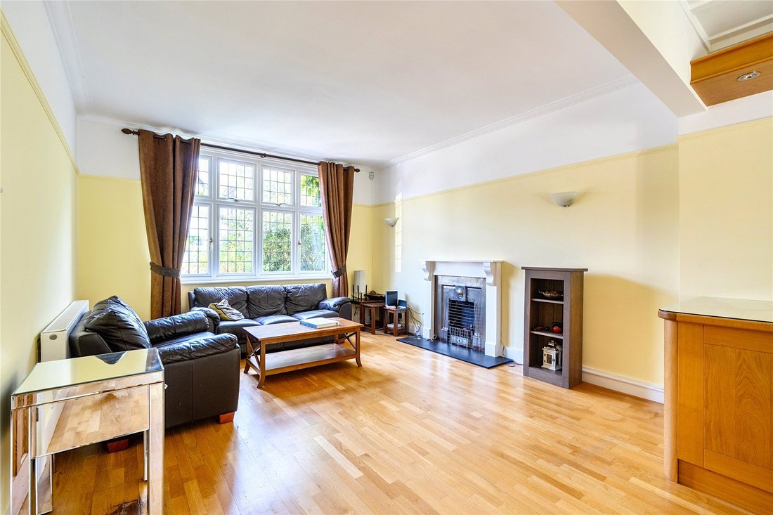 House in Surbiton, Royal Borough of Kingston upon Thames, England 2 - 18353570