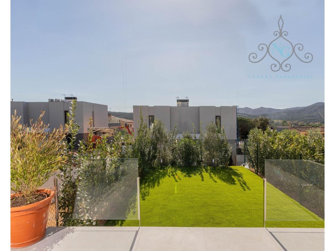 Townhouse in Santa Cristina d'Aro, Catalonia, Spain 2 - 18351046