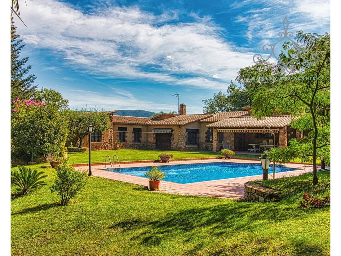 Finca in Santa Cristina d'Aro, Catalonia, Spain 2 - 18351214