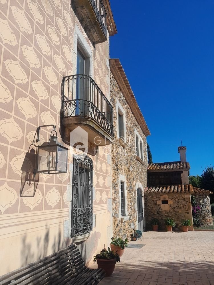 House in Celra, Catalonia, Spain 3 - 18351653