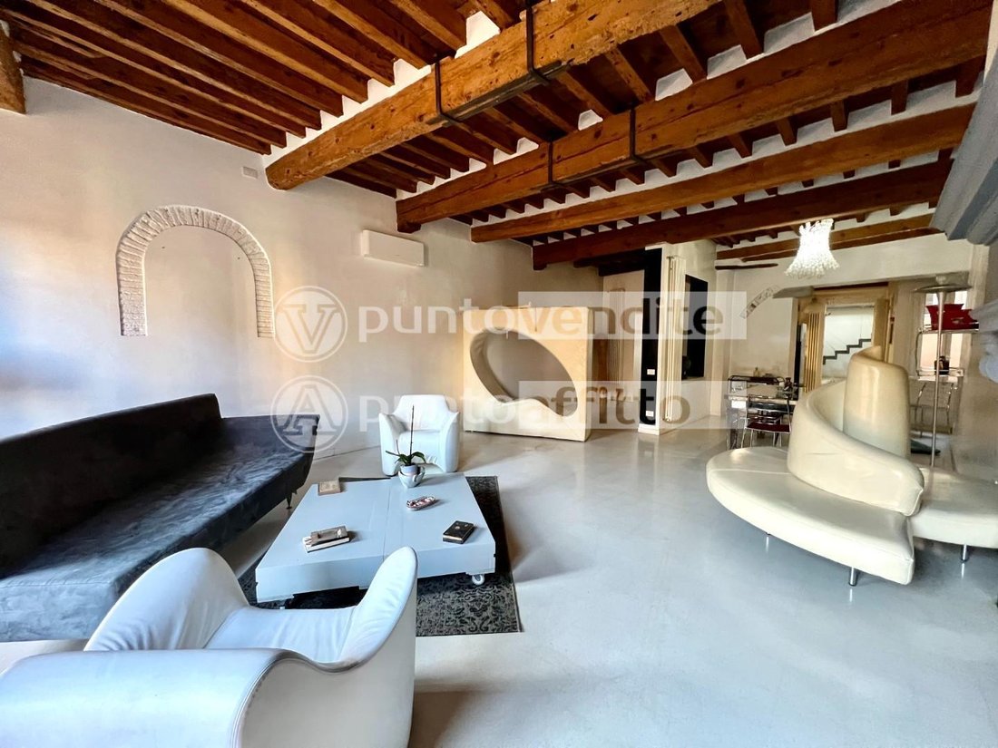 Apartment in Historic Center, Lucca, Tuscany 3 - 18354115