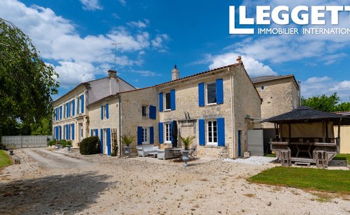House in Vouhe, Nouvelle-Aquitaine, France 1