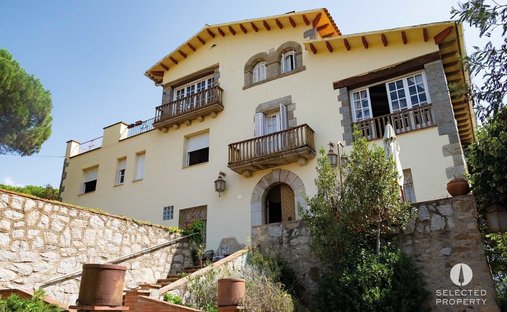 Estate in Montornes del Valles, Catalonia, Spain 1