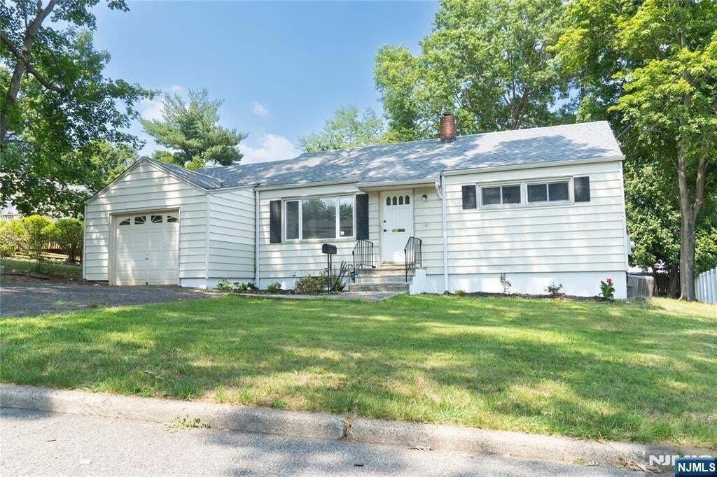 Farm Ranch in Emerson, New Jersey, United States 2 - 18331561