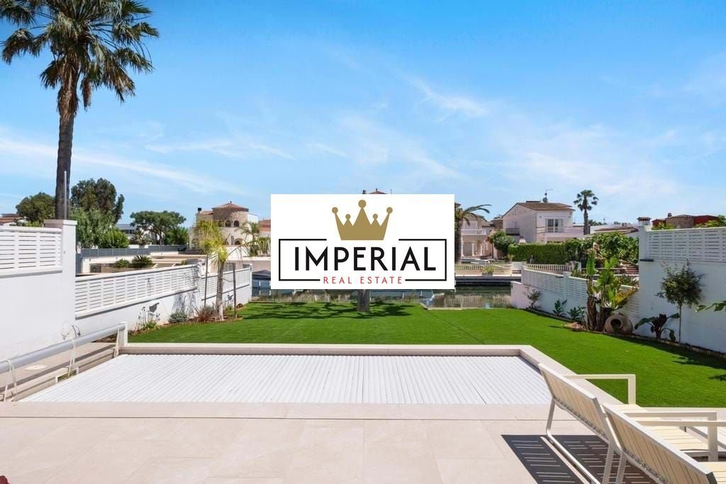 Villa in Empuriabrava, Catalonia, Spain 5 - 18351063
