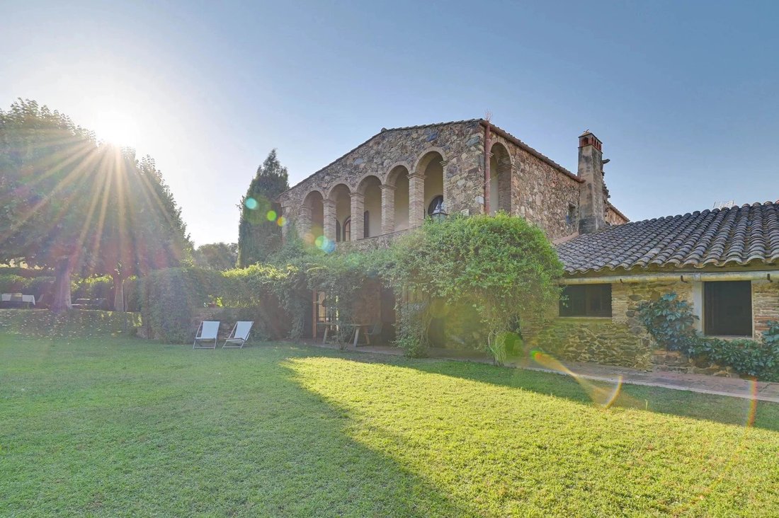 Maisons de campagne à Mont-ras, Catalogne, Espagne 2 - 18352205