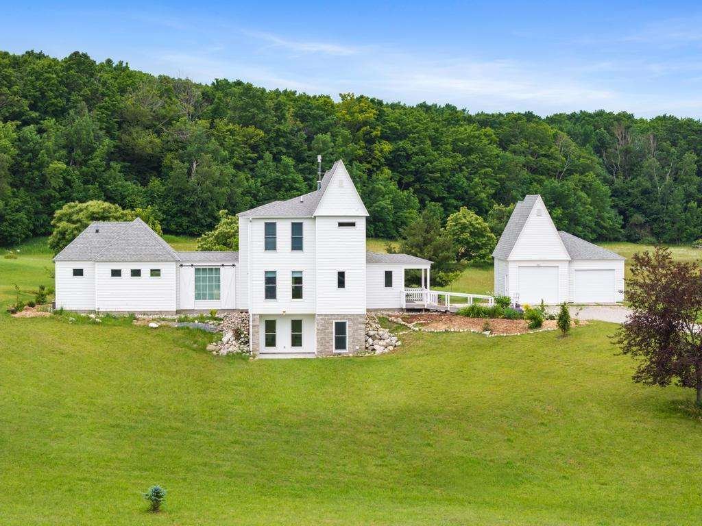 House in Wequetonsing, Michigan, United States 1 - 18353001