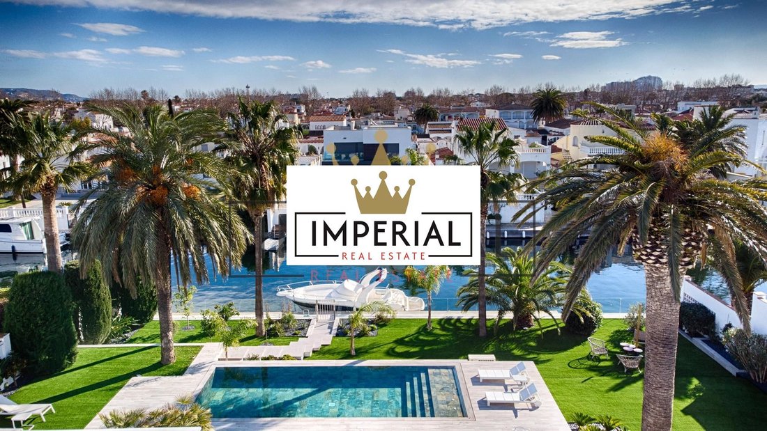 Villa in Empuriabrava, Catalonia, Spain 4 - 18351136