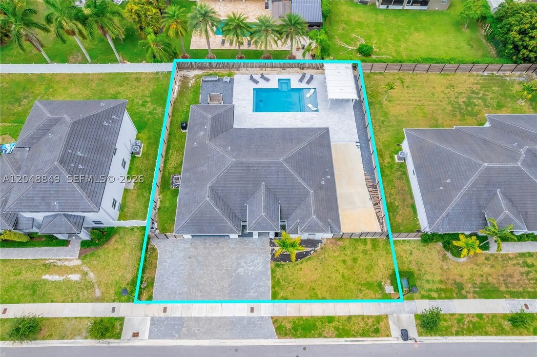 House in Miami, Florida, United States 5 - 18354347