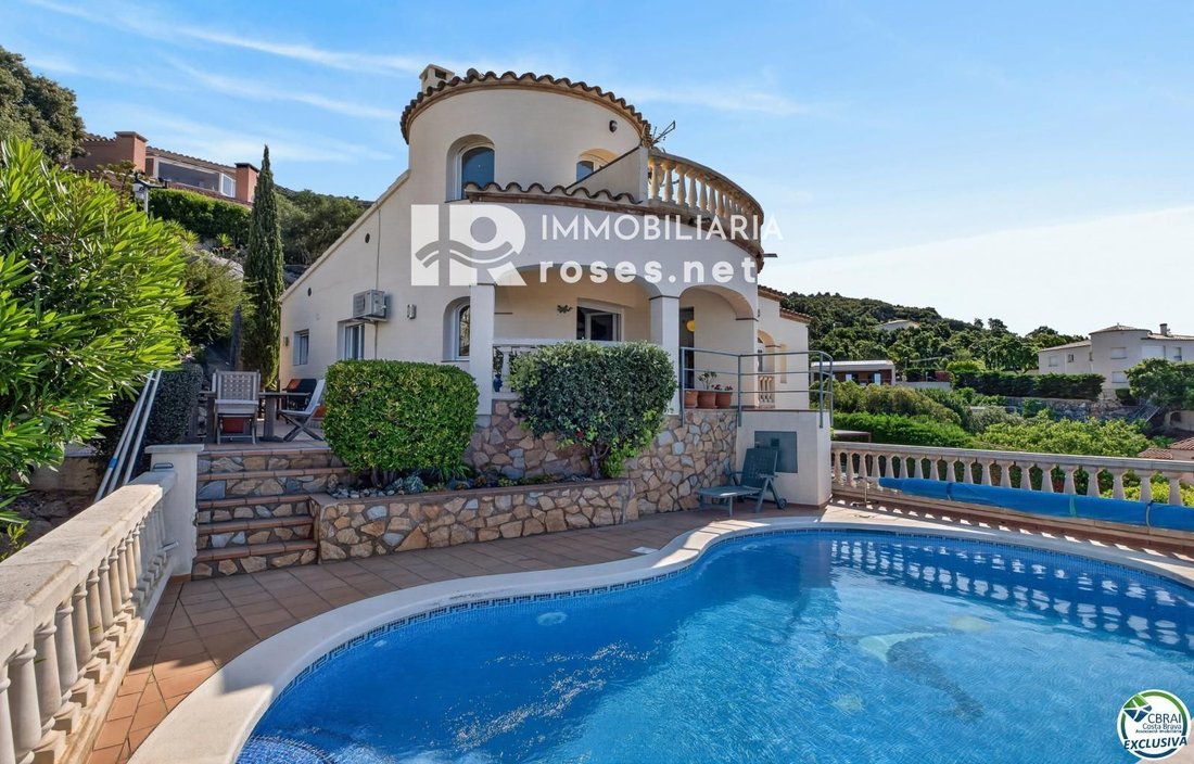 Chalet in Roses, Catalonia, Spain 3 - 18351367