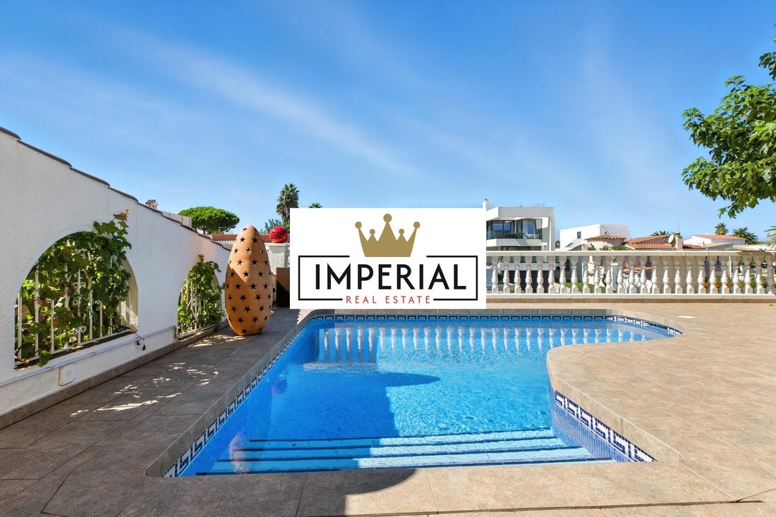 House in Empuriabrava, Catalonia, Spain 4 - 18352436