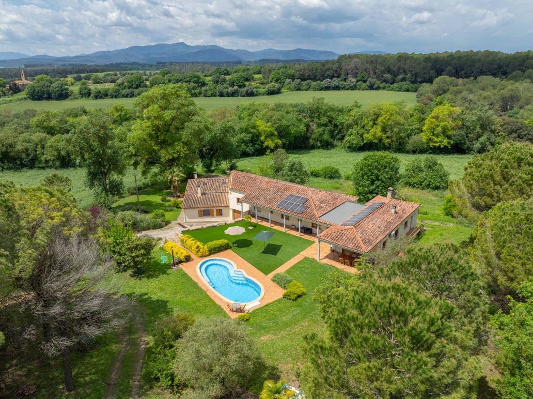 Chalet in Vilademuls, Catalonia, Spain 2 - 18352239