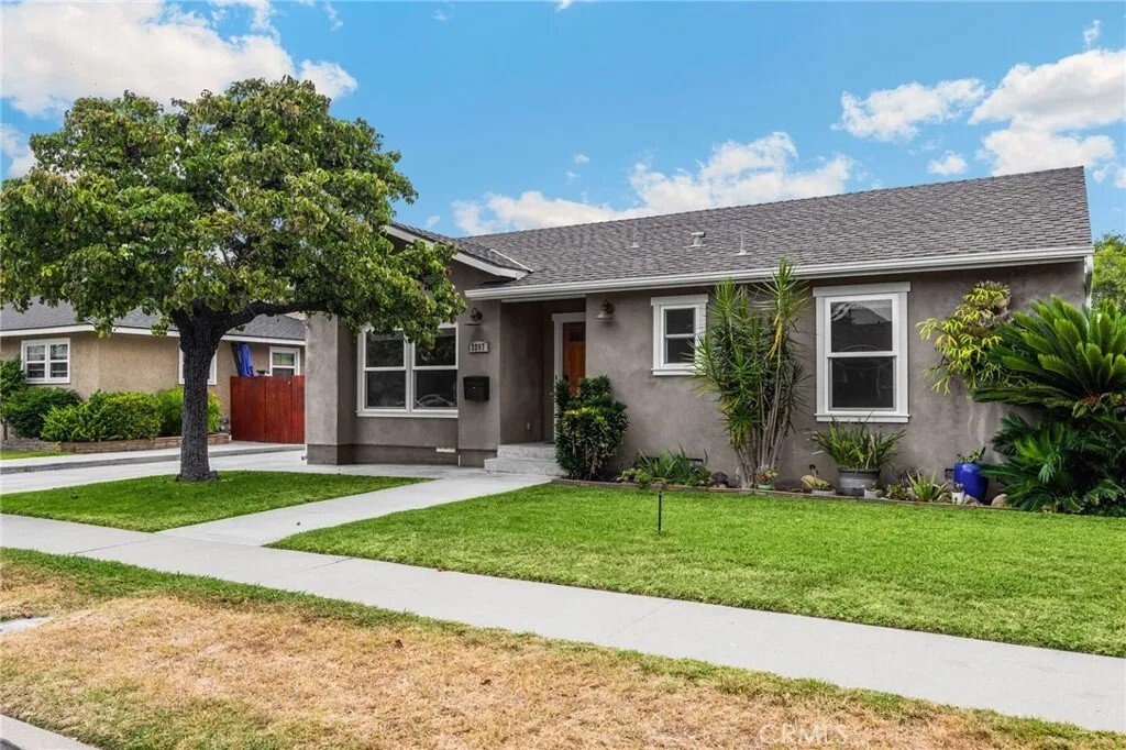House in Signal Hill, California, United States 4 - 18354867