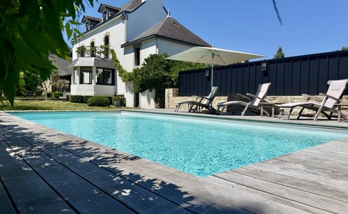House in Golf, Queven, France 1