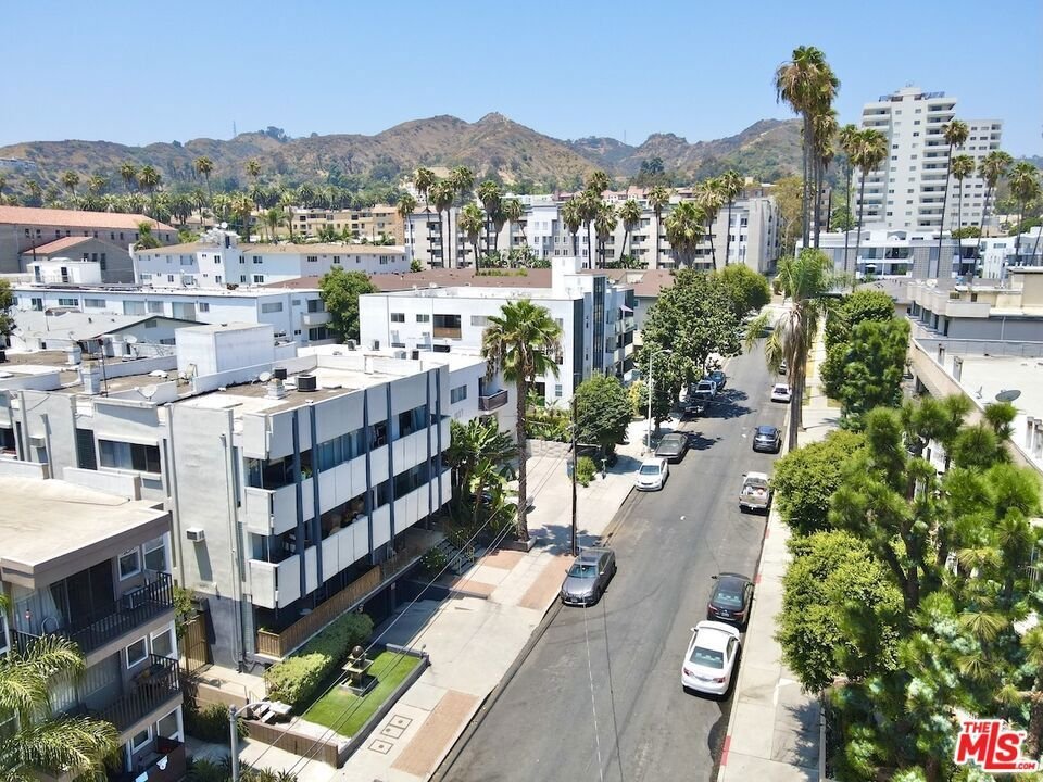 Los Angeles, California, United States 2 - 18354965