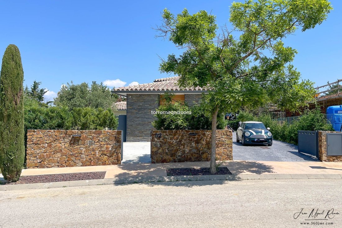 House in Navata, Catalonia, Spain 2 - 18351366