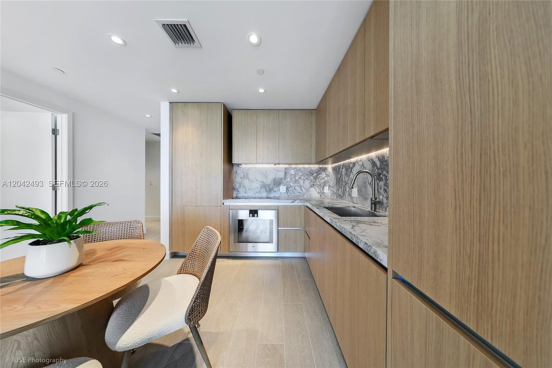 Condo in Miami Beach, Florida, United States 4 - 18355562