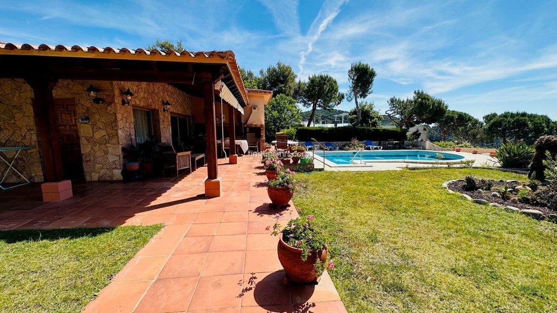 Villa in Lloret de Mar, Catalonia, Spain 1 - 18354623